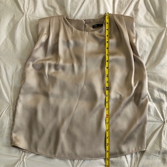 Zara Champagne Color Silk Sleeveless Blouse with Shoulder Pads Size XS - Picture 6 of 6